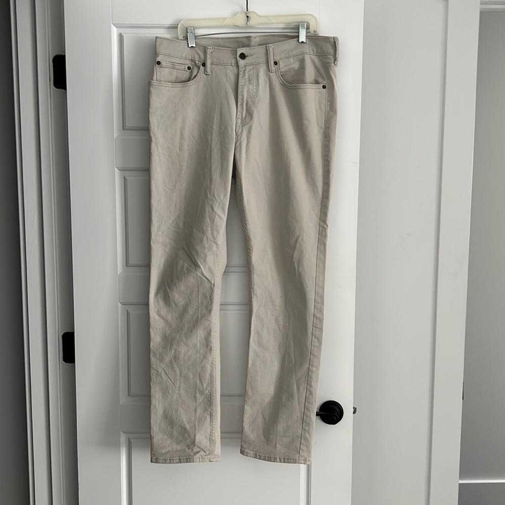 Men’s tan pants
